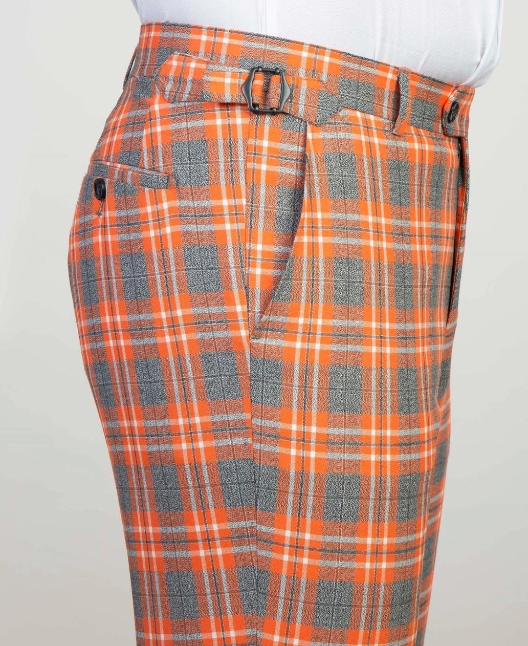 Beverly Bliss: Three-Piece Suit for the Bold & Beautiful, a Touch of Savile Row in Your Wardrobe.